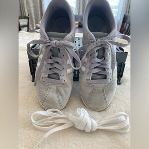 Adidas casual sneakers